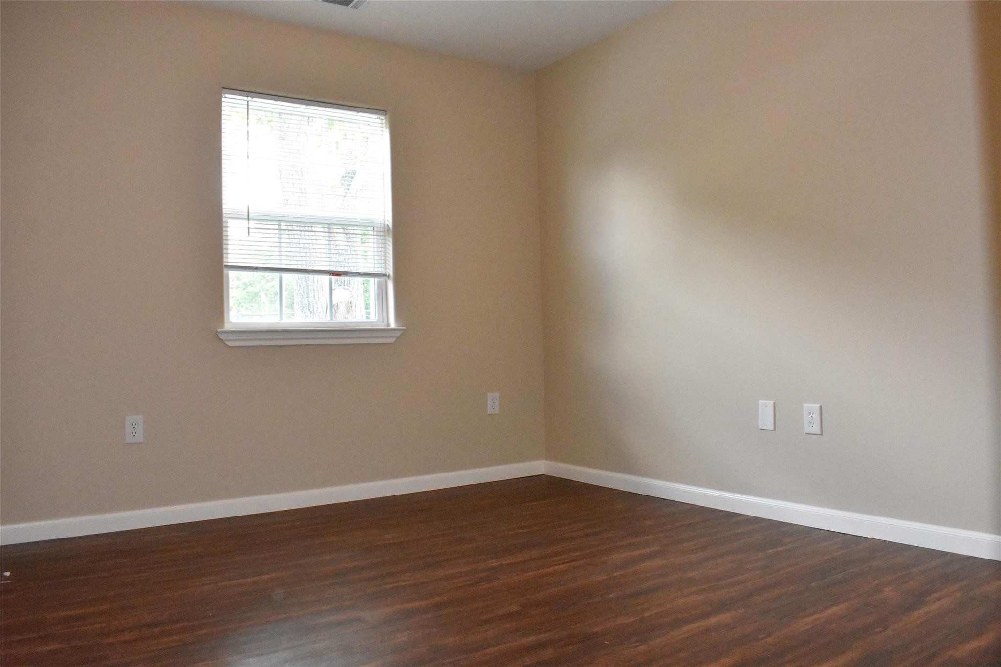 4746 3rd Property Photo 8