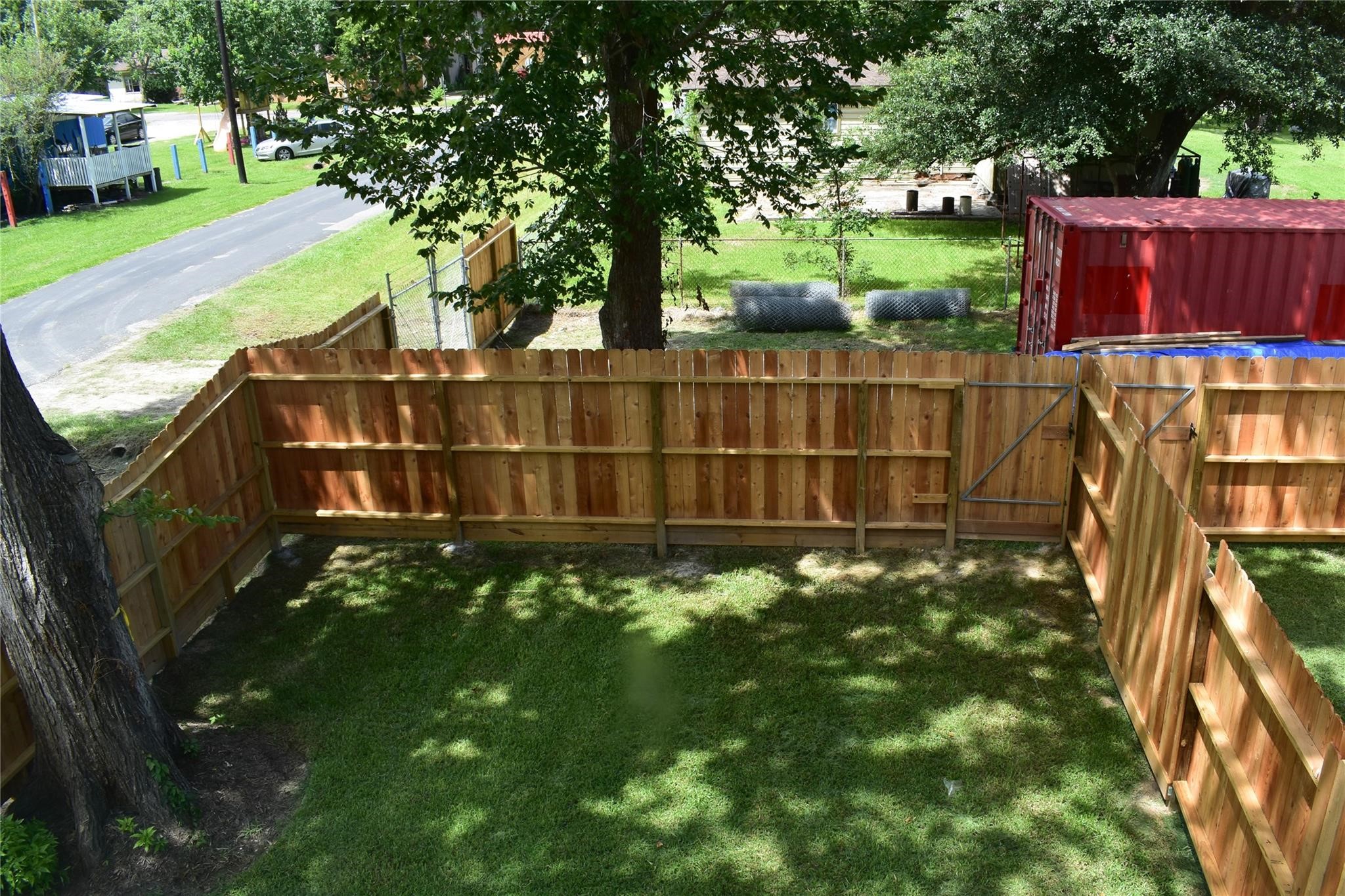4746 3rd Property Photo 10