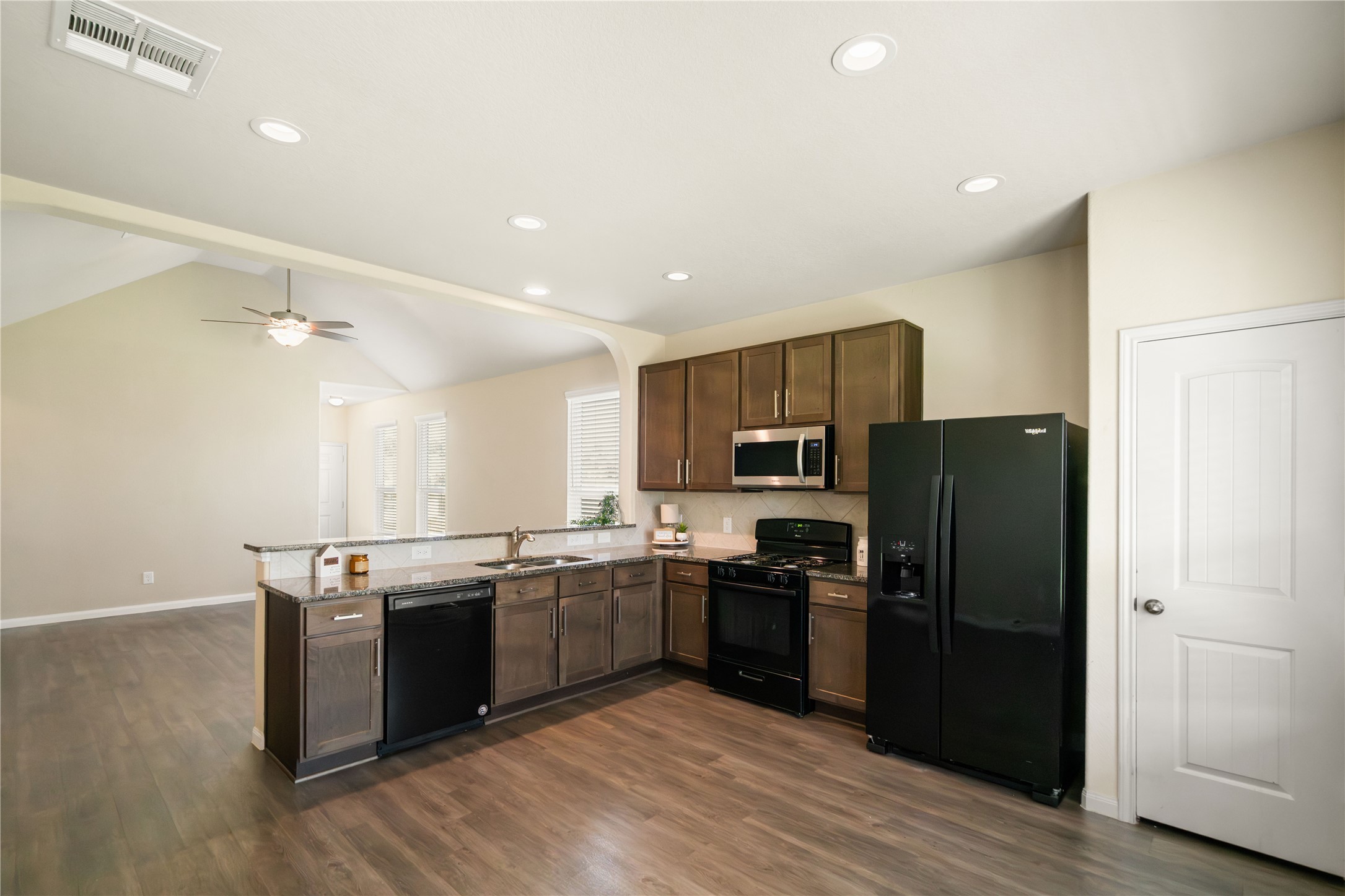 17650 Holroyd Road Property Photo 10