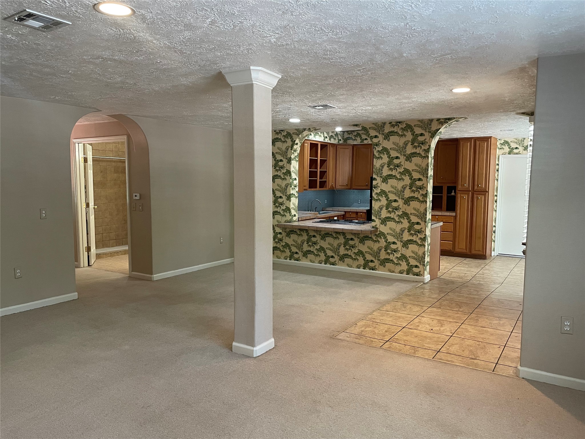 302 Somerset Road Property Photo 4