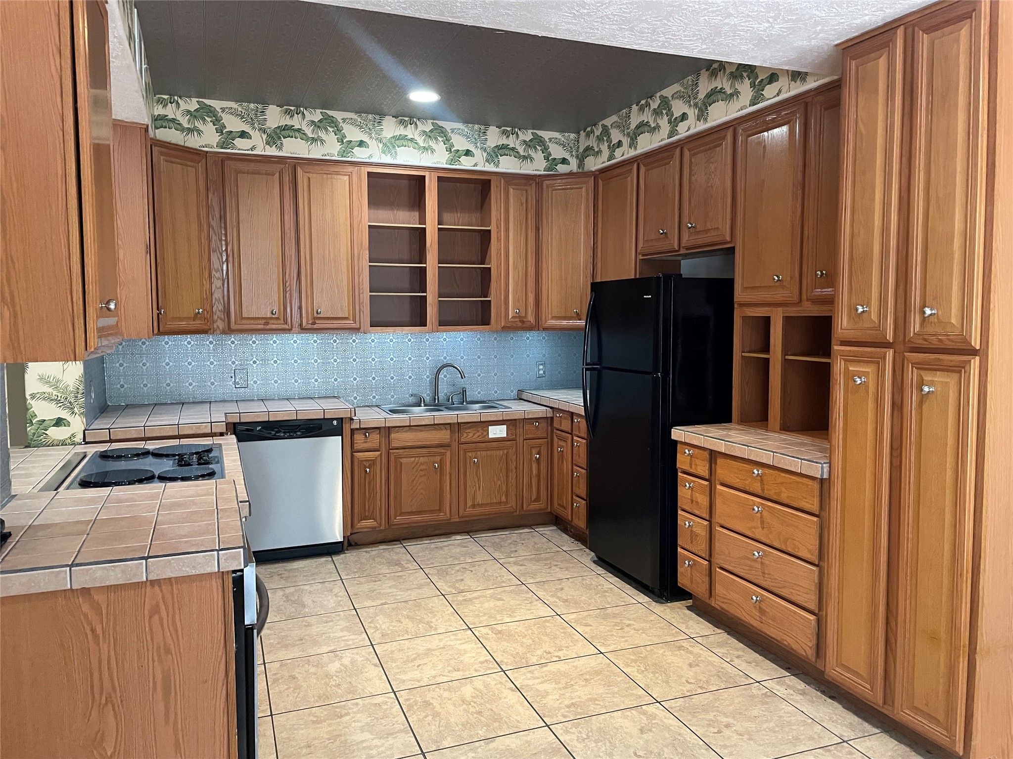 302 Somerset Road Property Photo 5