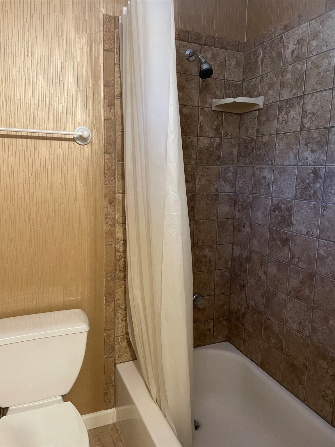 302 Somerset Road Property Photo 16