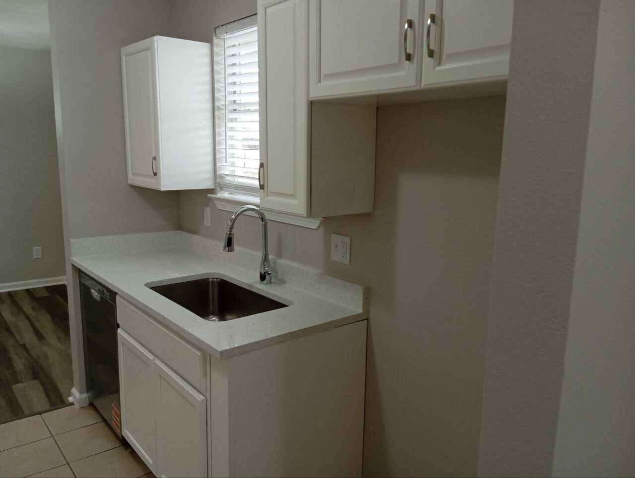 7507 Burt Street Property Photo 5
