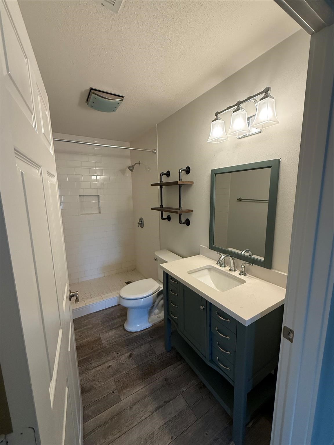 210 Bluff Drive Property Photo 8
