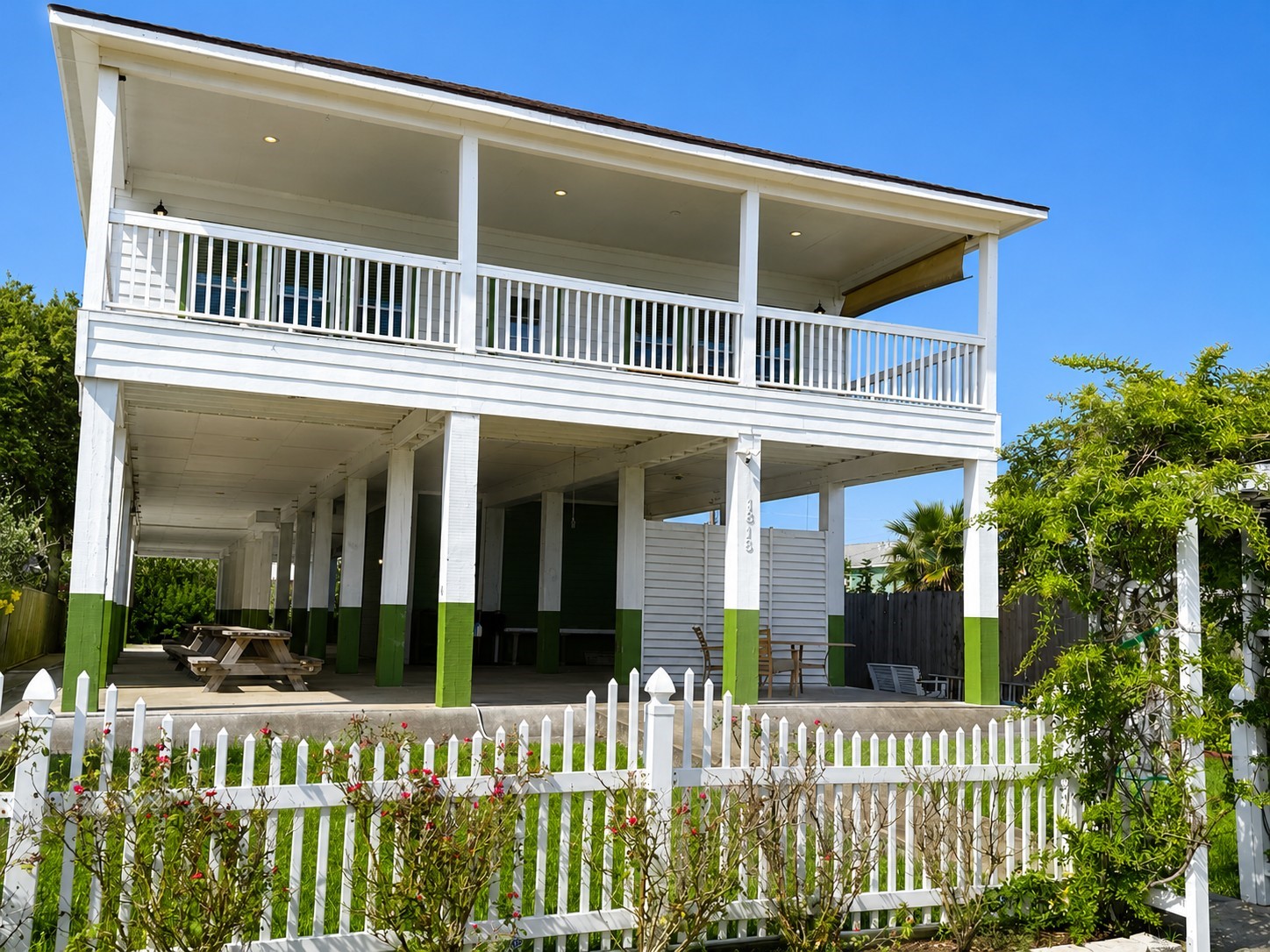1813 Avenue A Property Photo 3