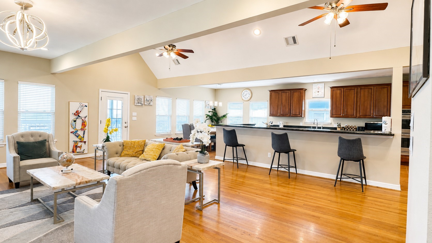 1813 Avenue A Property Photo 14