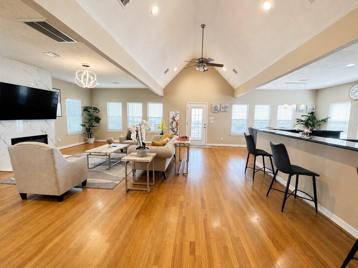1813 Avenue A Property Photo 15