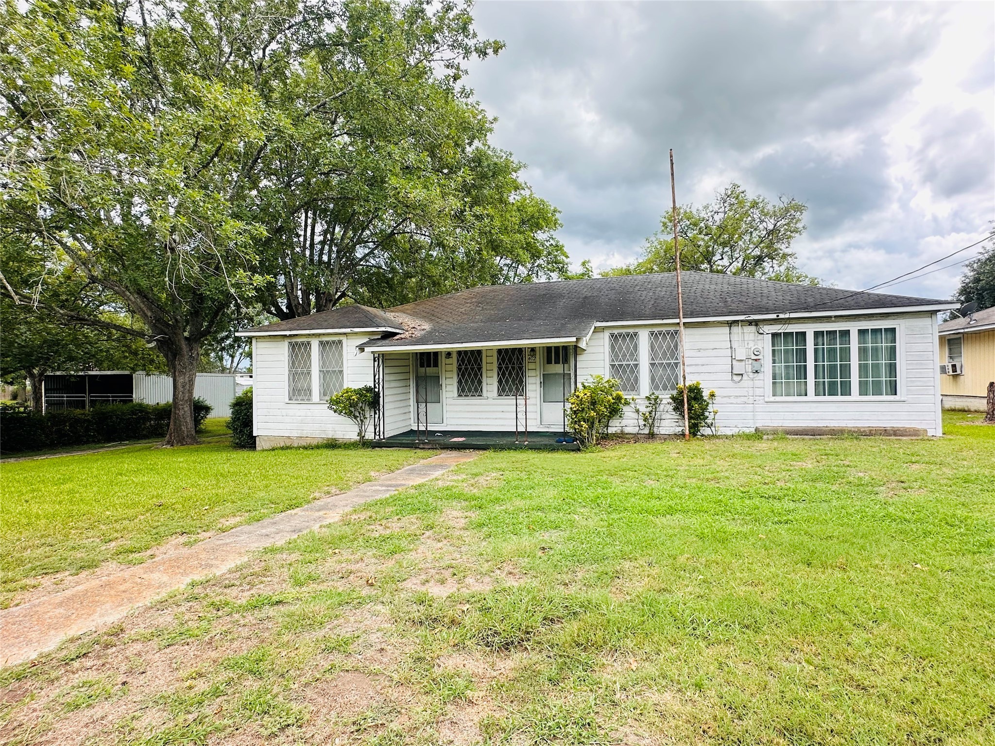 412 Poth Street Property Photo 1