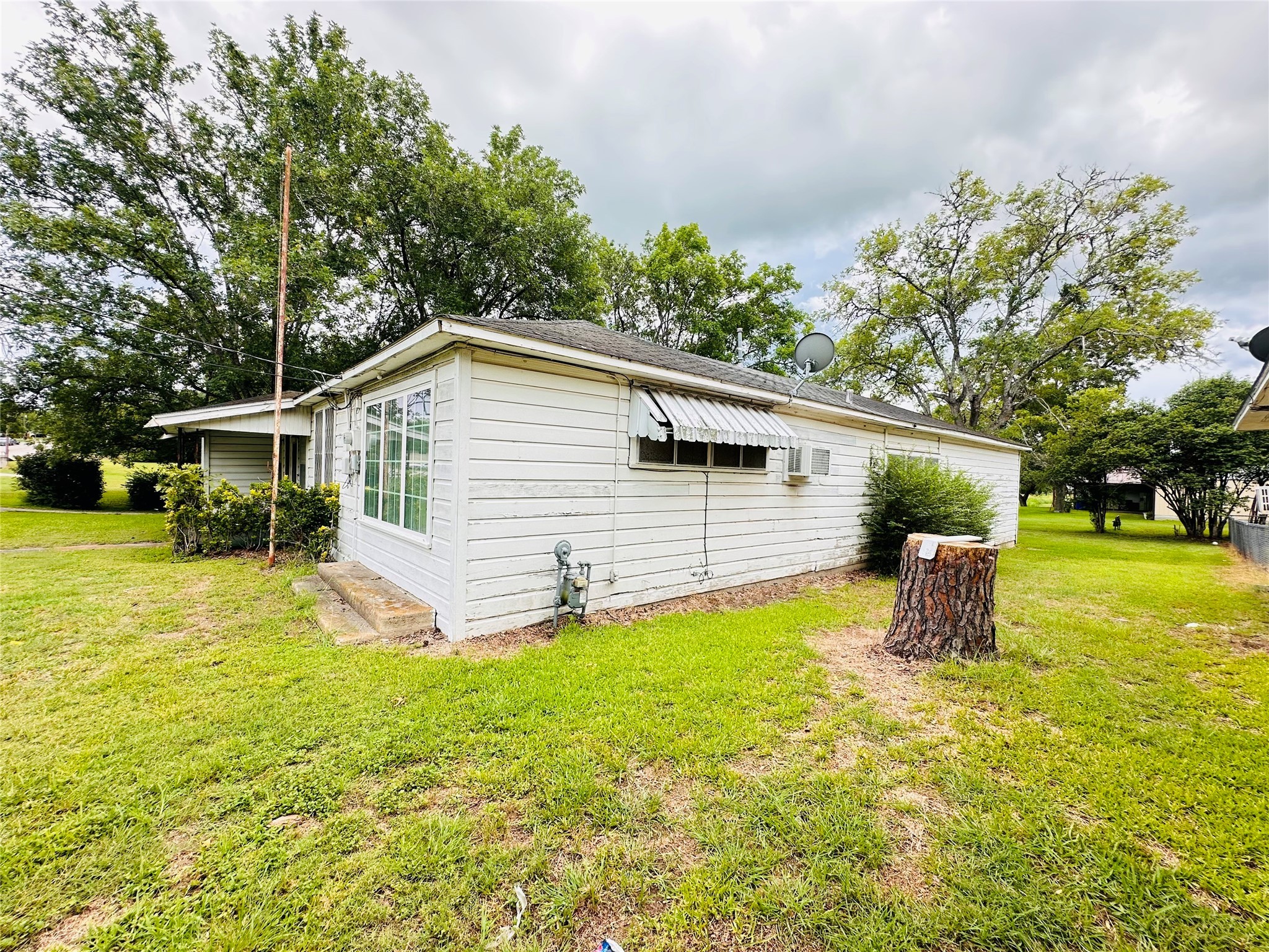 412 Poth Street Property Photo 2