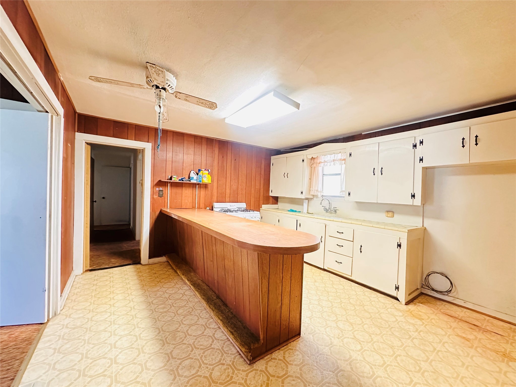 412 Poth Street Property Photo 10
