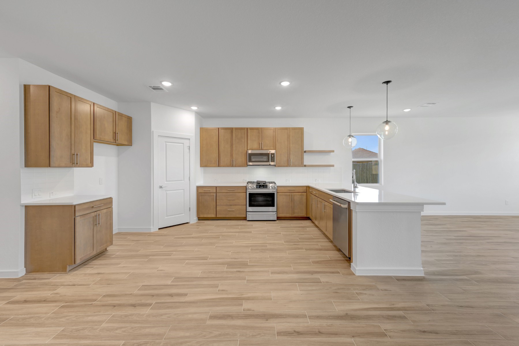 503 Barnier Street Property Photo 6