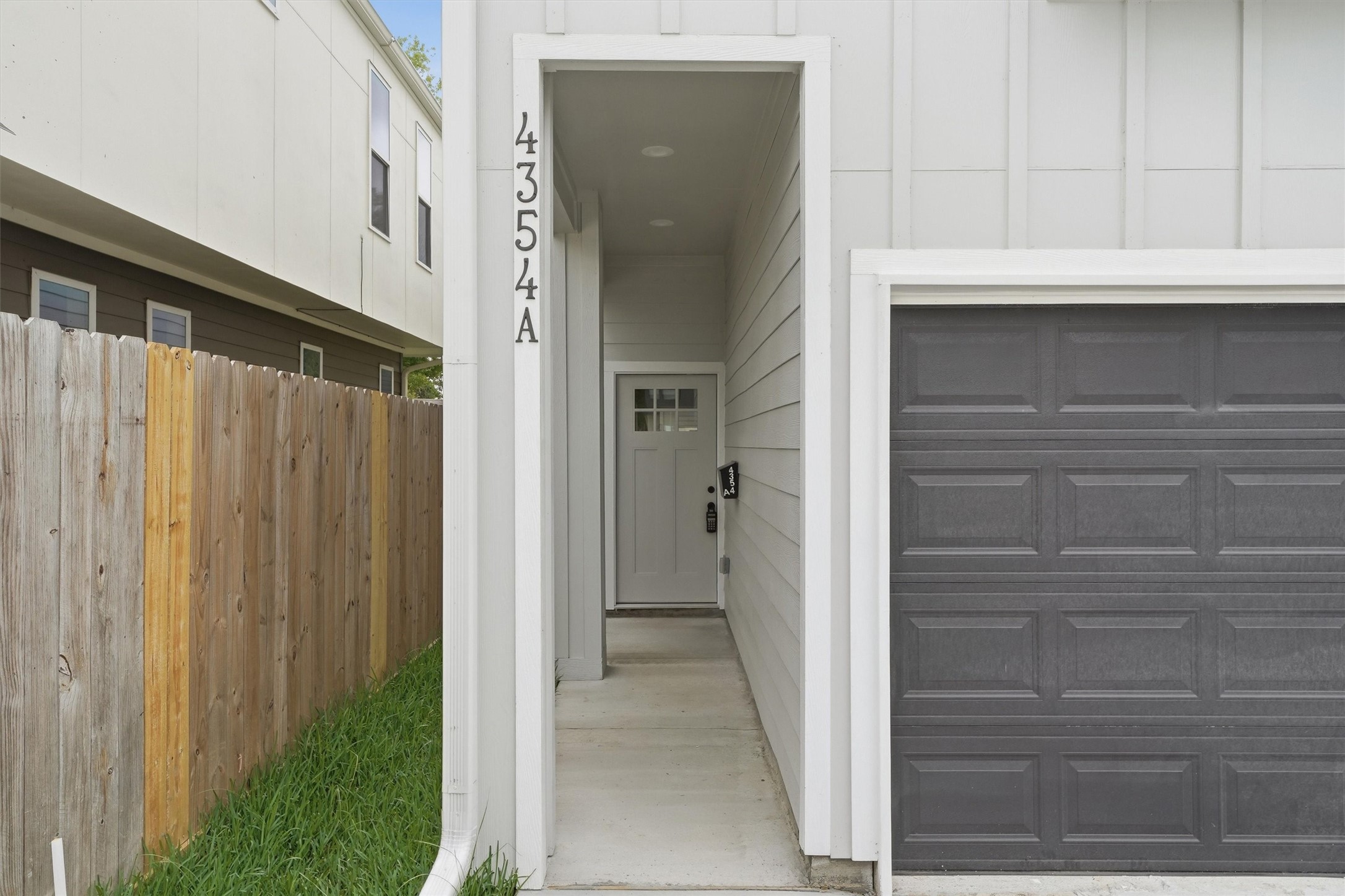 4354 Clover Street A Property Photo 3
