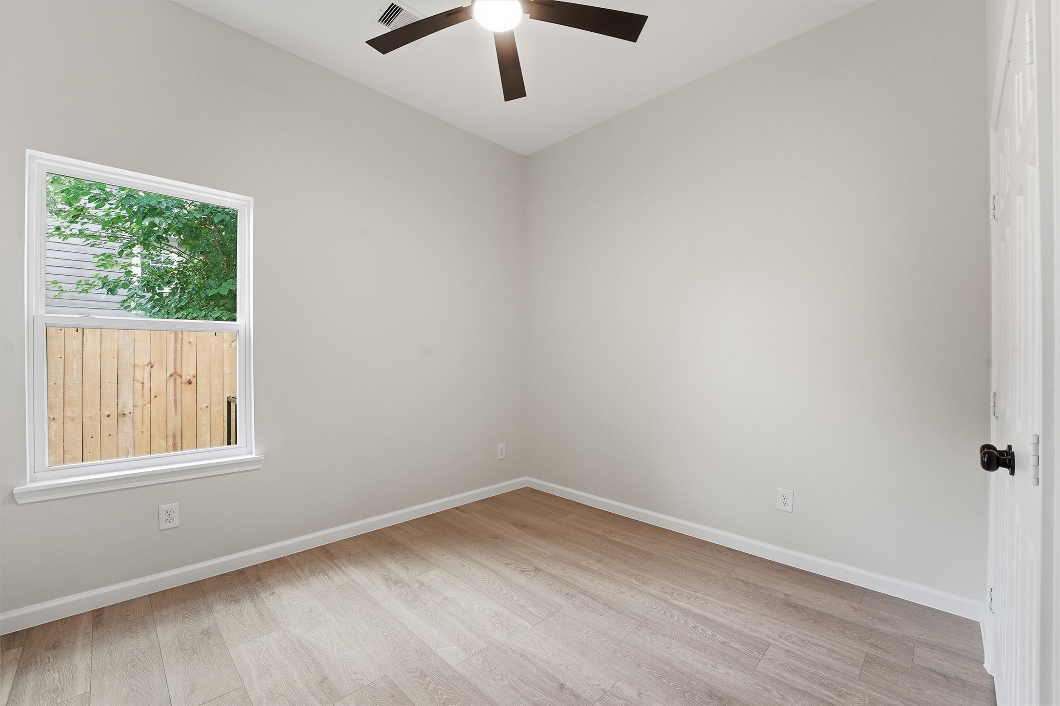 4354 Clover Street A Property Photo 14