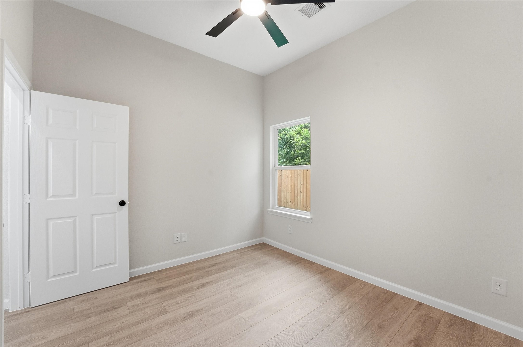 4354 Clover Street A Property Photo 15