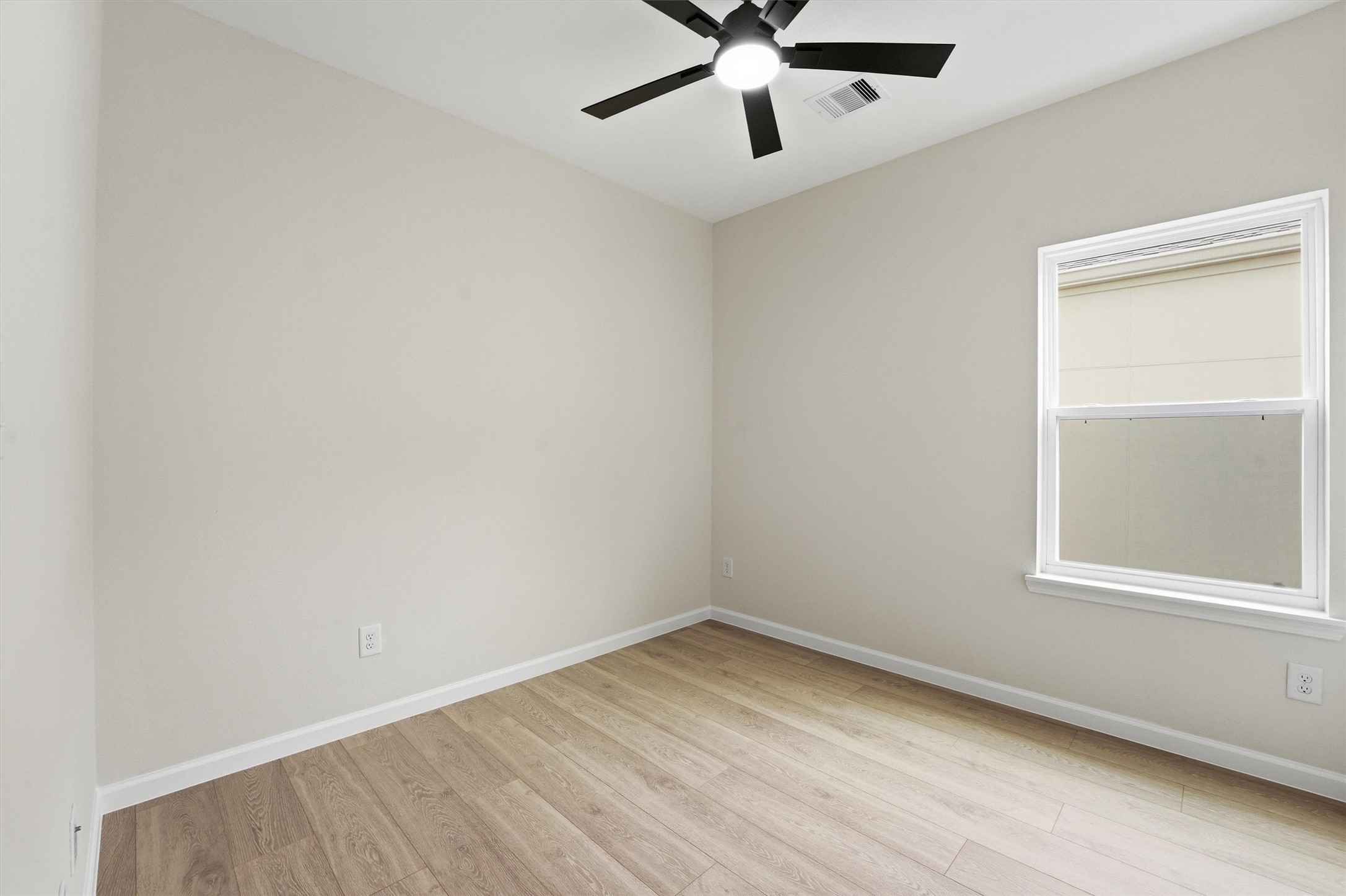 4354 Clover Street A Property Photo 17