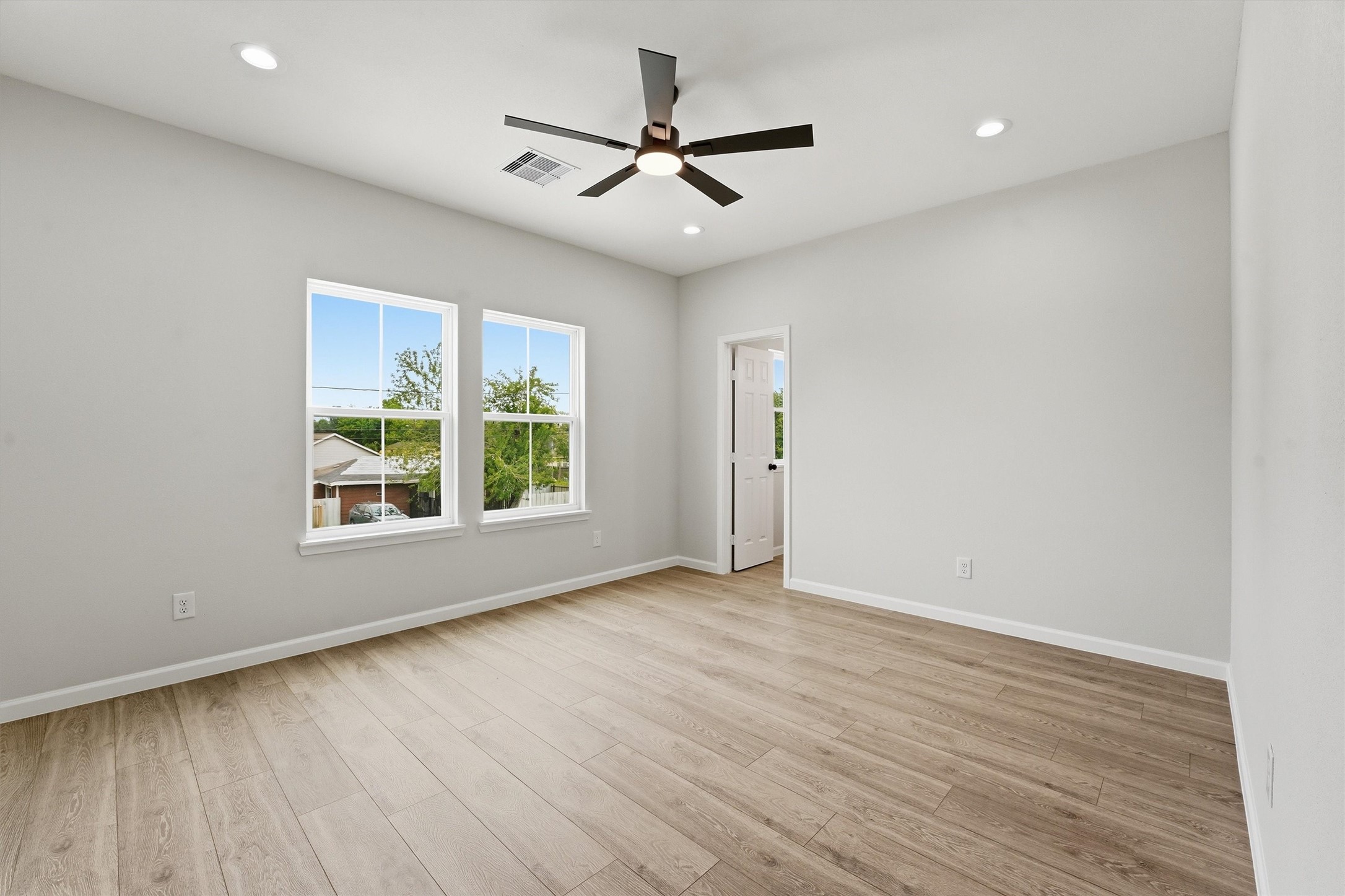 4354 Clover Street A Property Photo 21