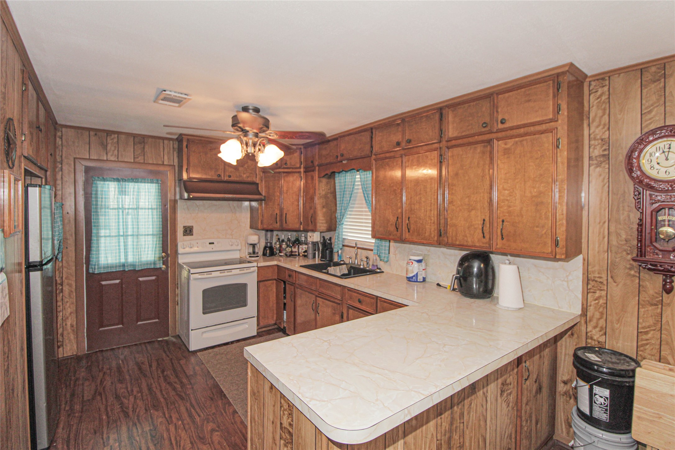 347 E Highland Drive Property Photo 17