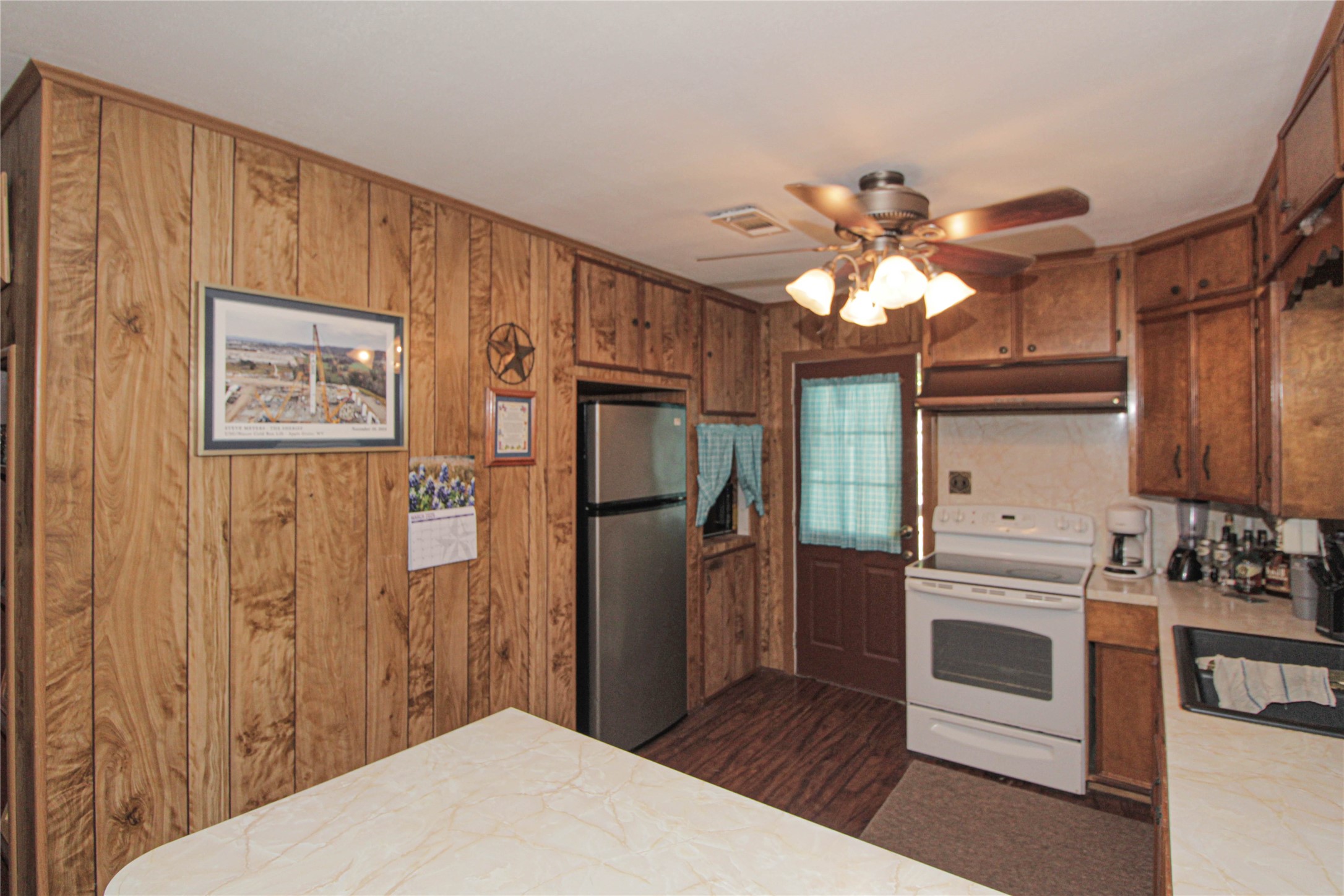 347 E Highland Drive Property Photo 18