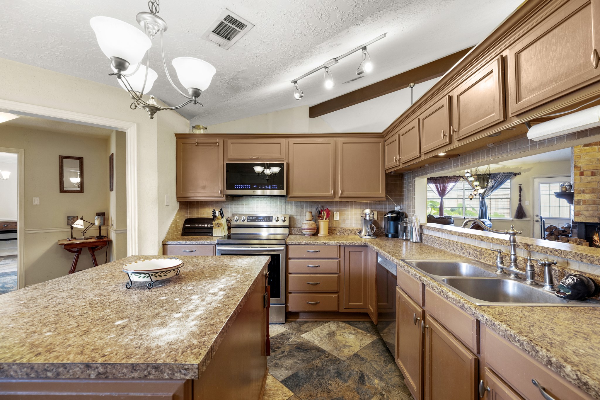 6503 Fallengate Drive Property Photo 12