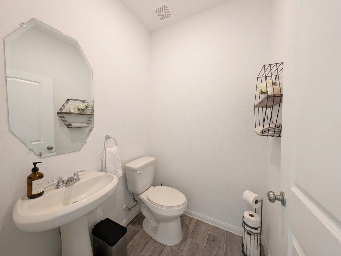 18122 Sonresa Way Property Photo 6