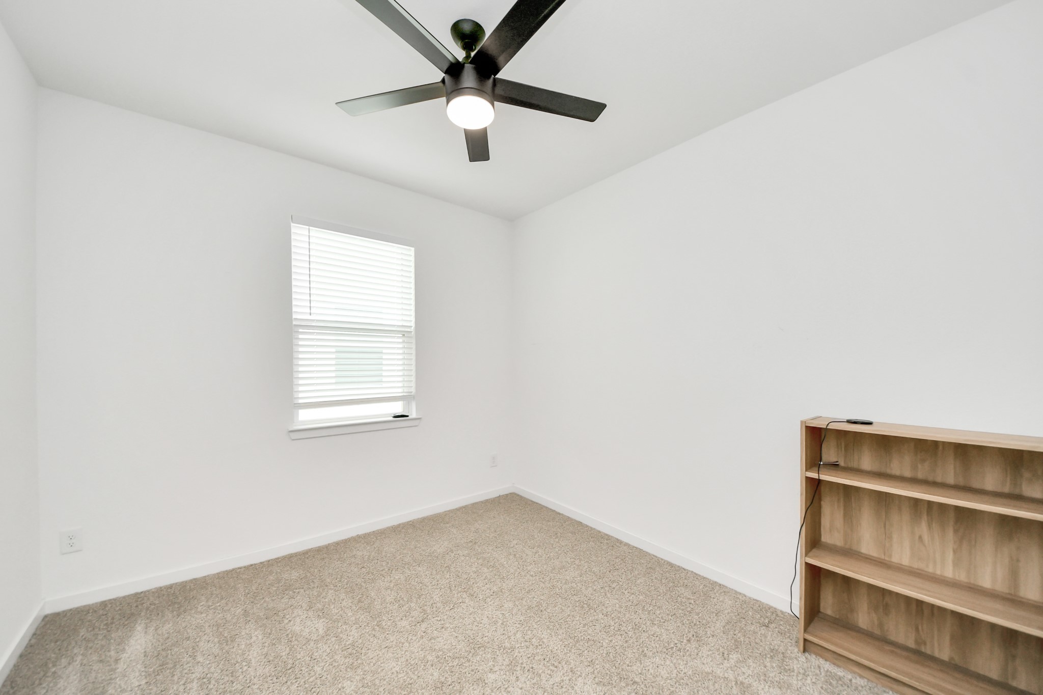 21827 Redwood Bluff Trail Property Photo 13