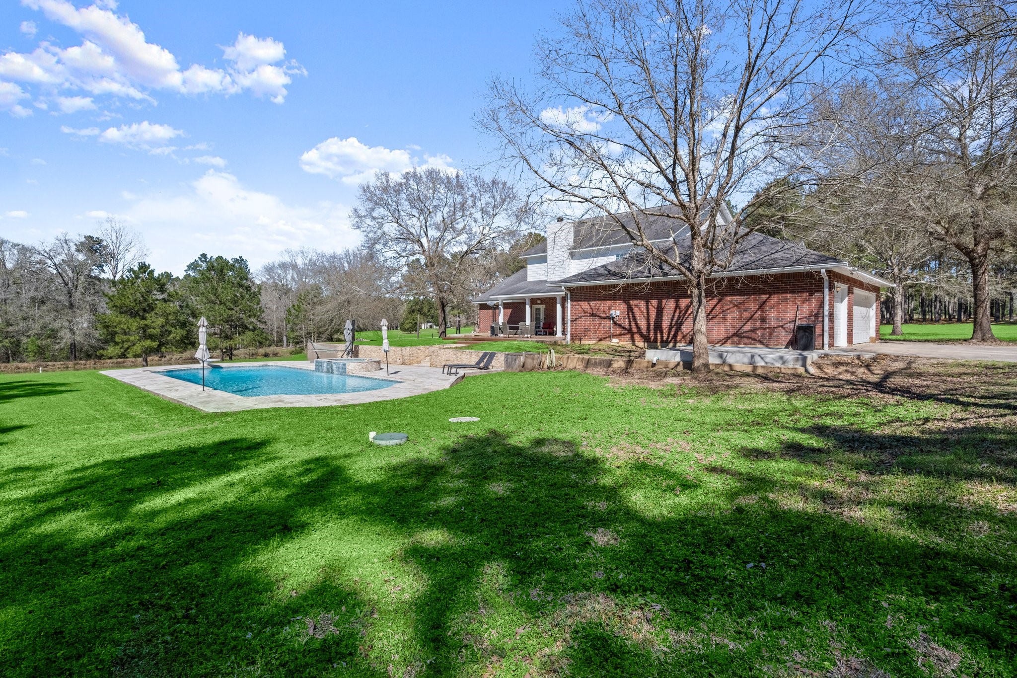 825 Walding Road Property Photo 4