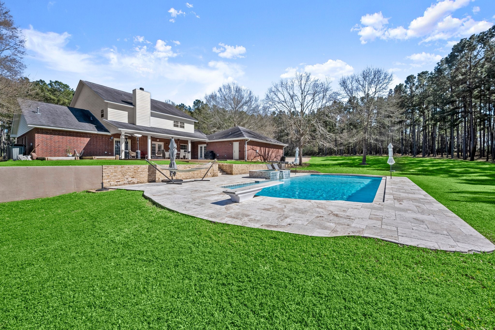 825 Walding Road Property Photo 8