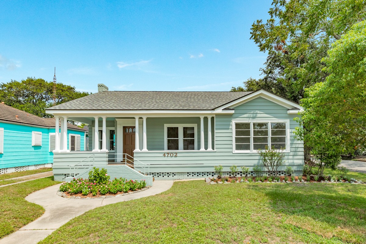 4702 Avenue Bernardo De Galvez Property Photo 1
