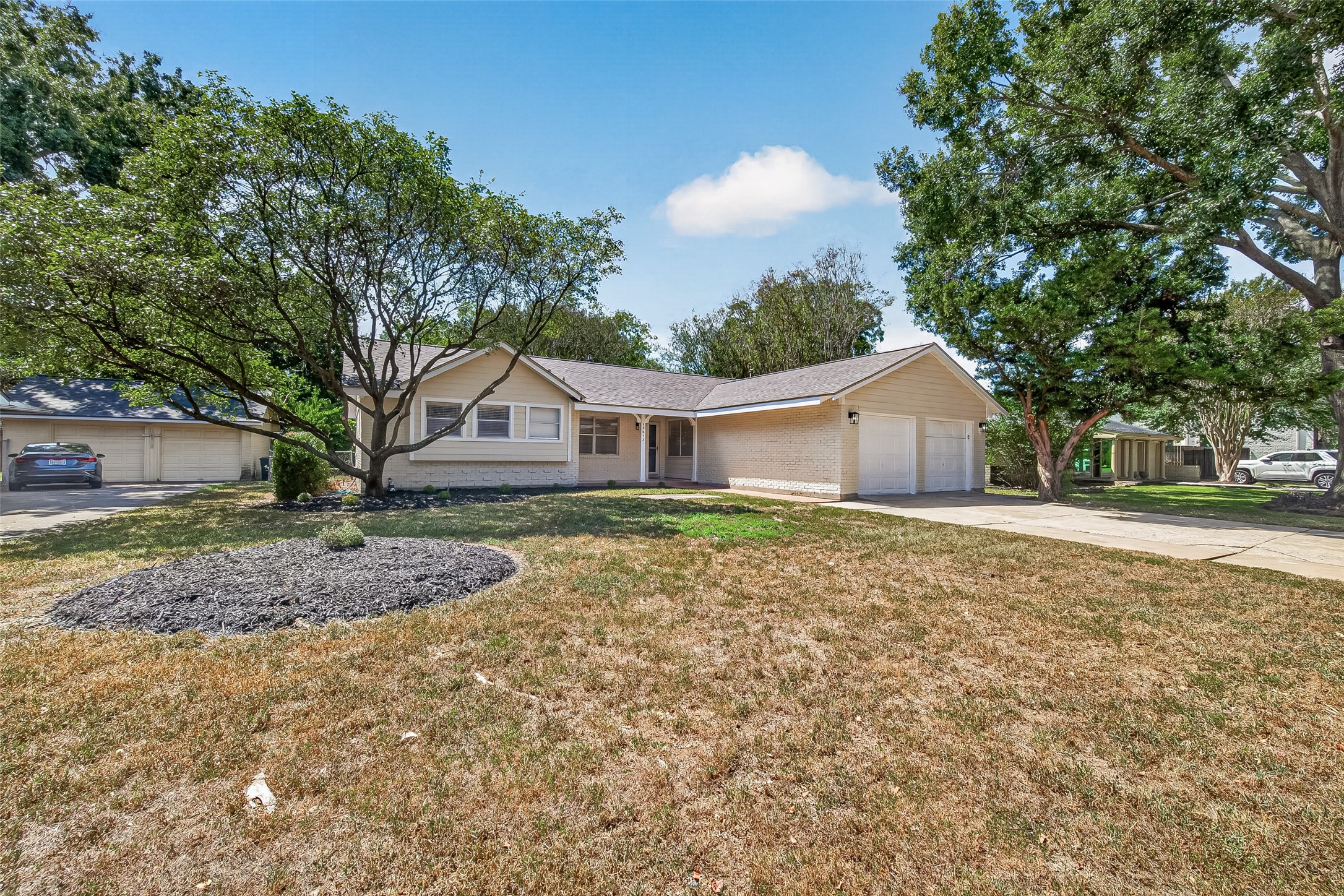 15613 Shanghai Street Property Photo 3