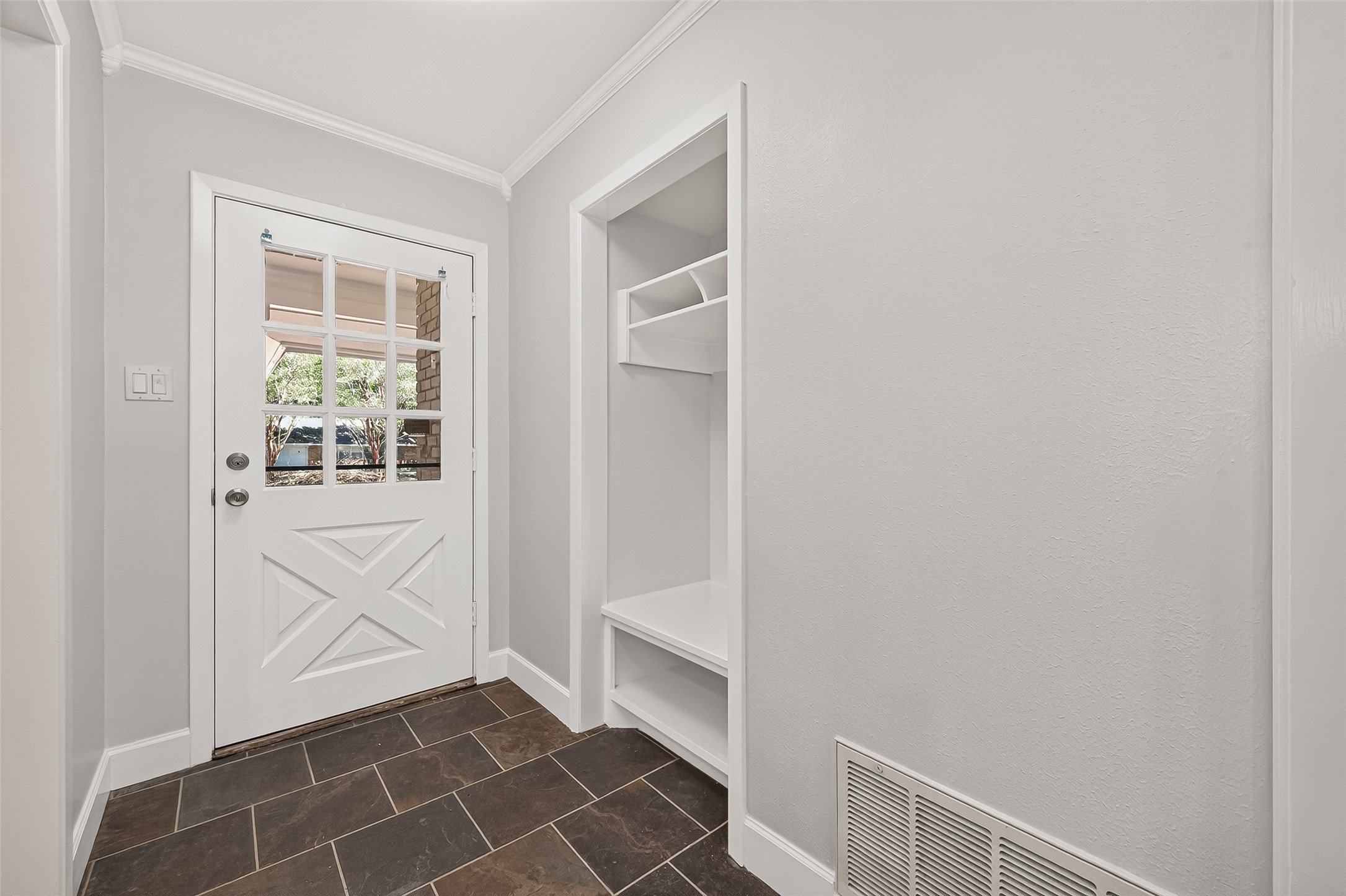 15613 Shanghai Street Property Photo 10