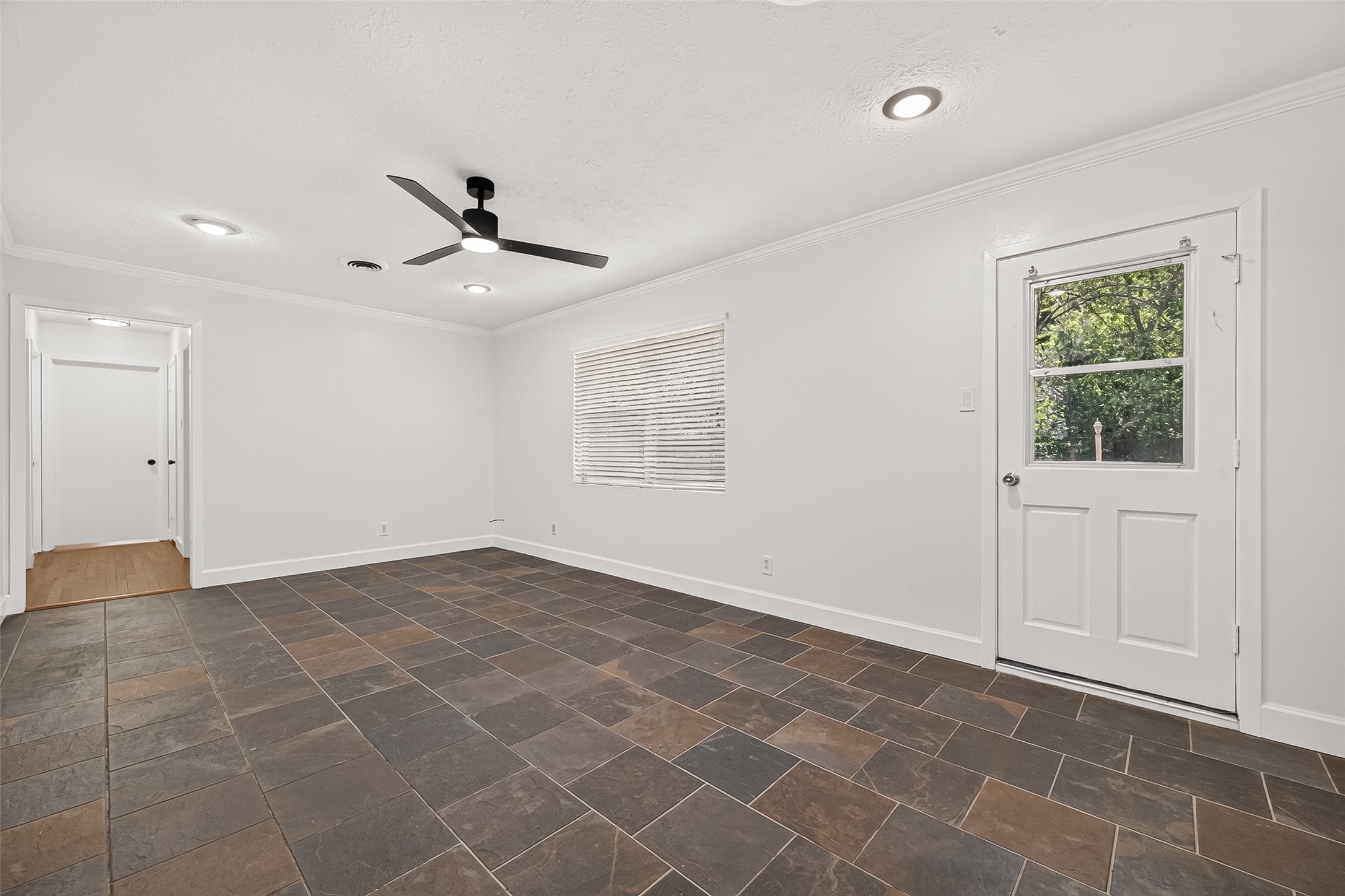 15613 Shanghai Street Property Photo 19
