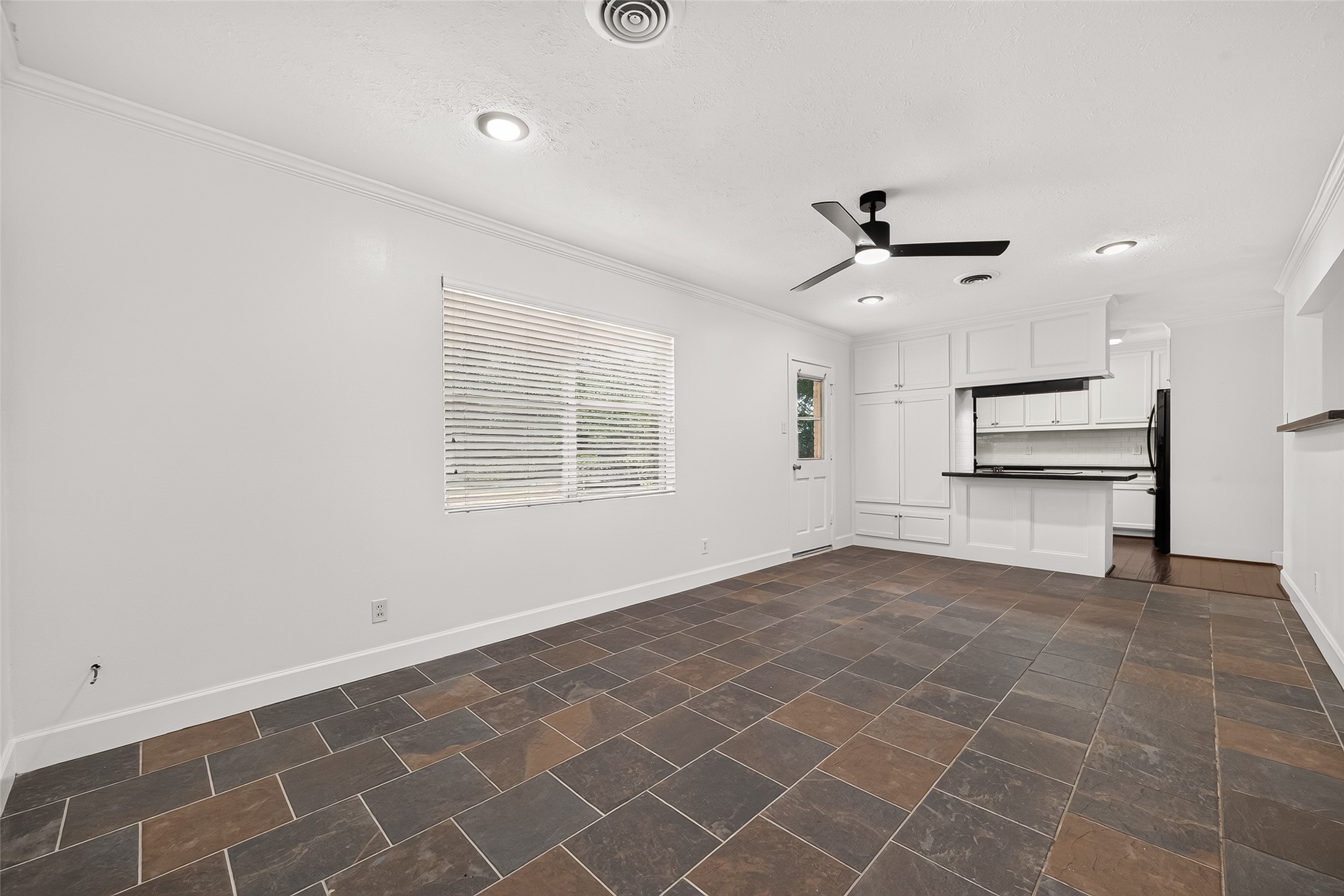 15613 Shanghai Street Property Photo 22