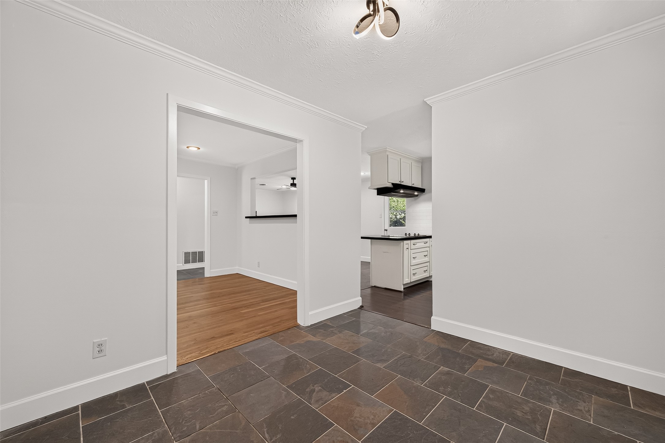 15613 Shanghai Street Property Photo 25