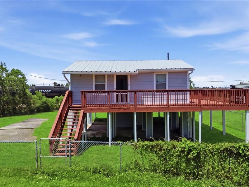 4416 Thompson Street Property Photo 2
