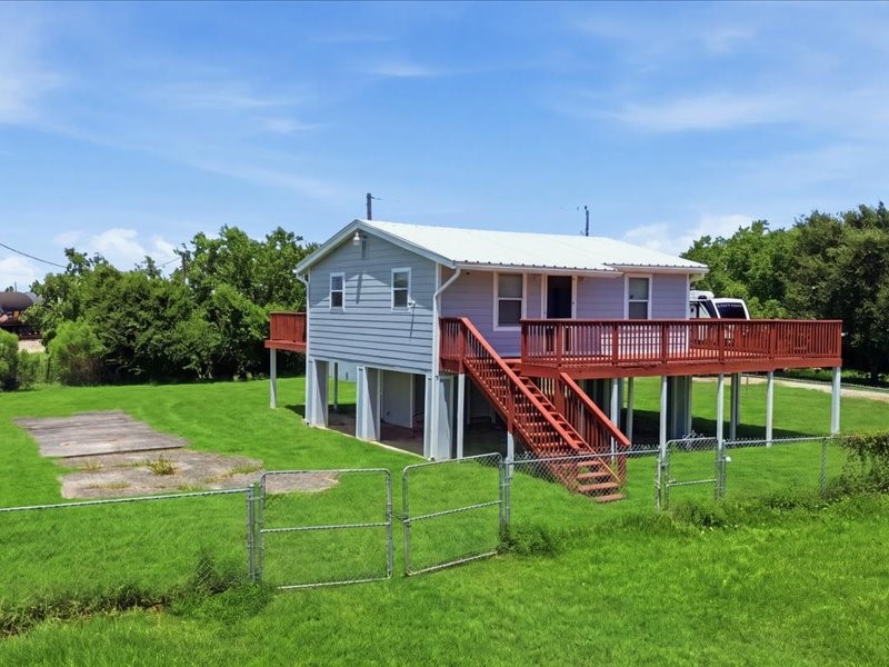 4416 Thompson Street Property Photo 3