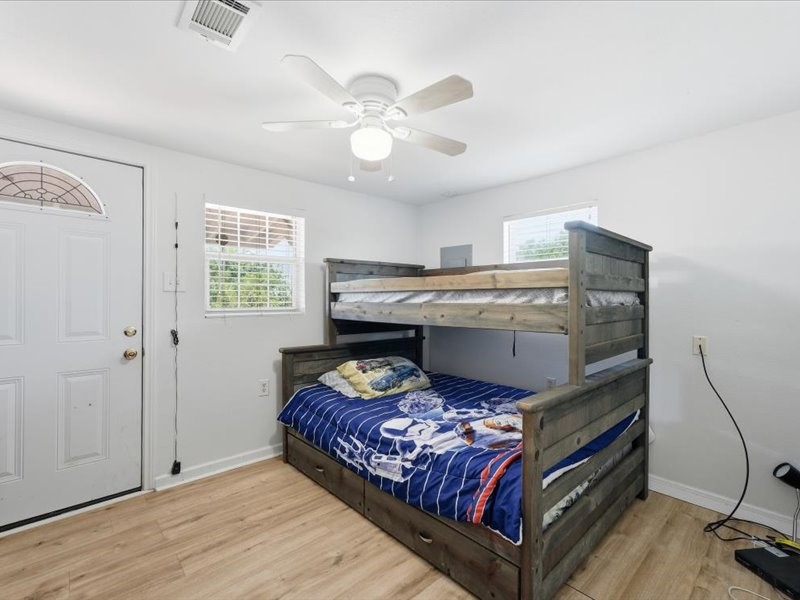 4416 Thompson Street Property Photo 21