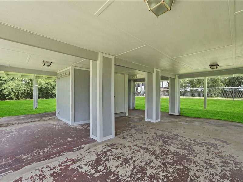 4416 Thompson Street Property Photo 23
