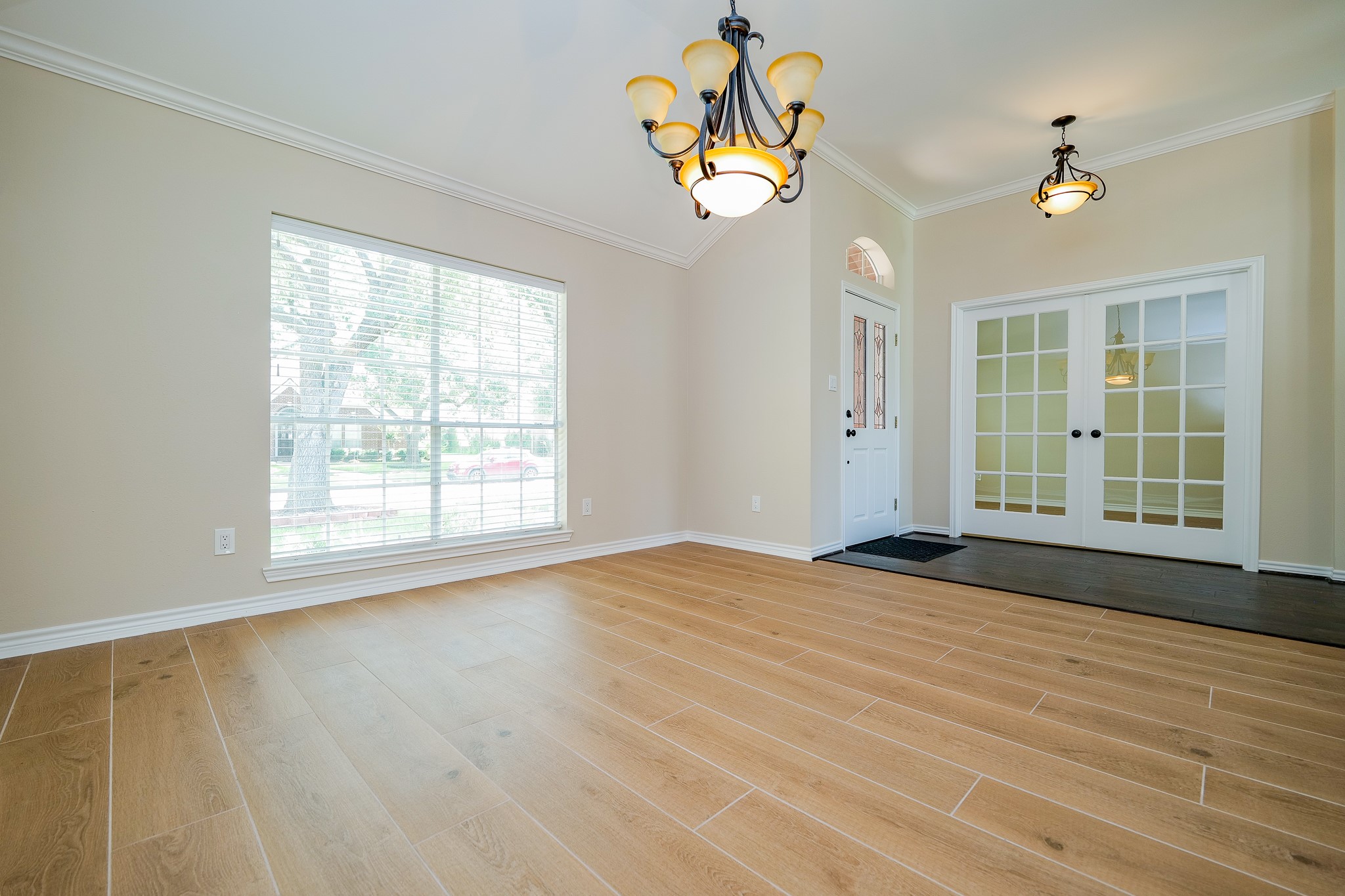 1823 Brightlake Way Property Photo 8