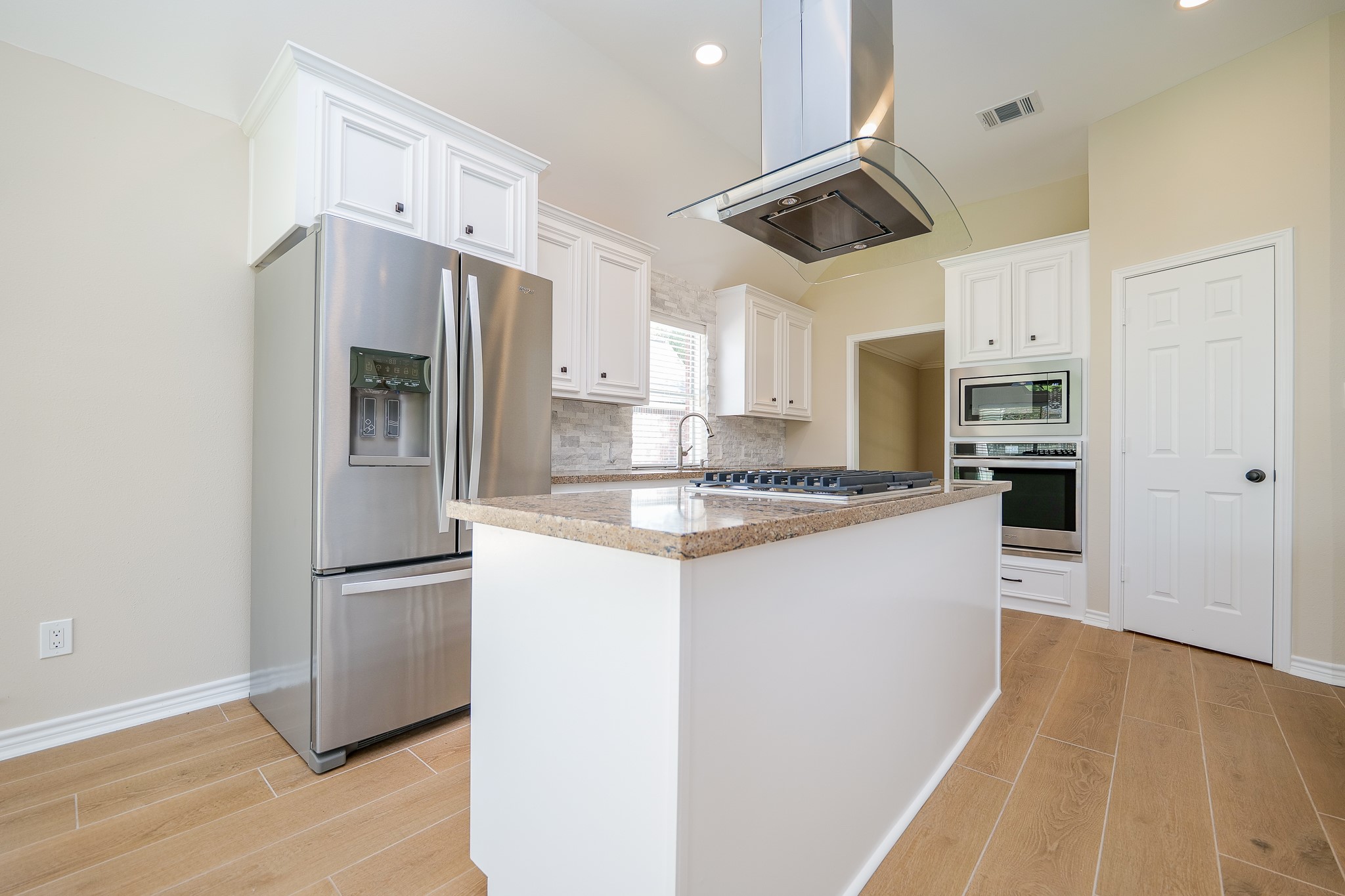 1823 Brightlake Way Property Photo 17
