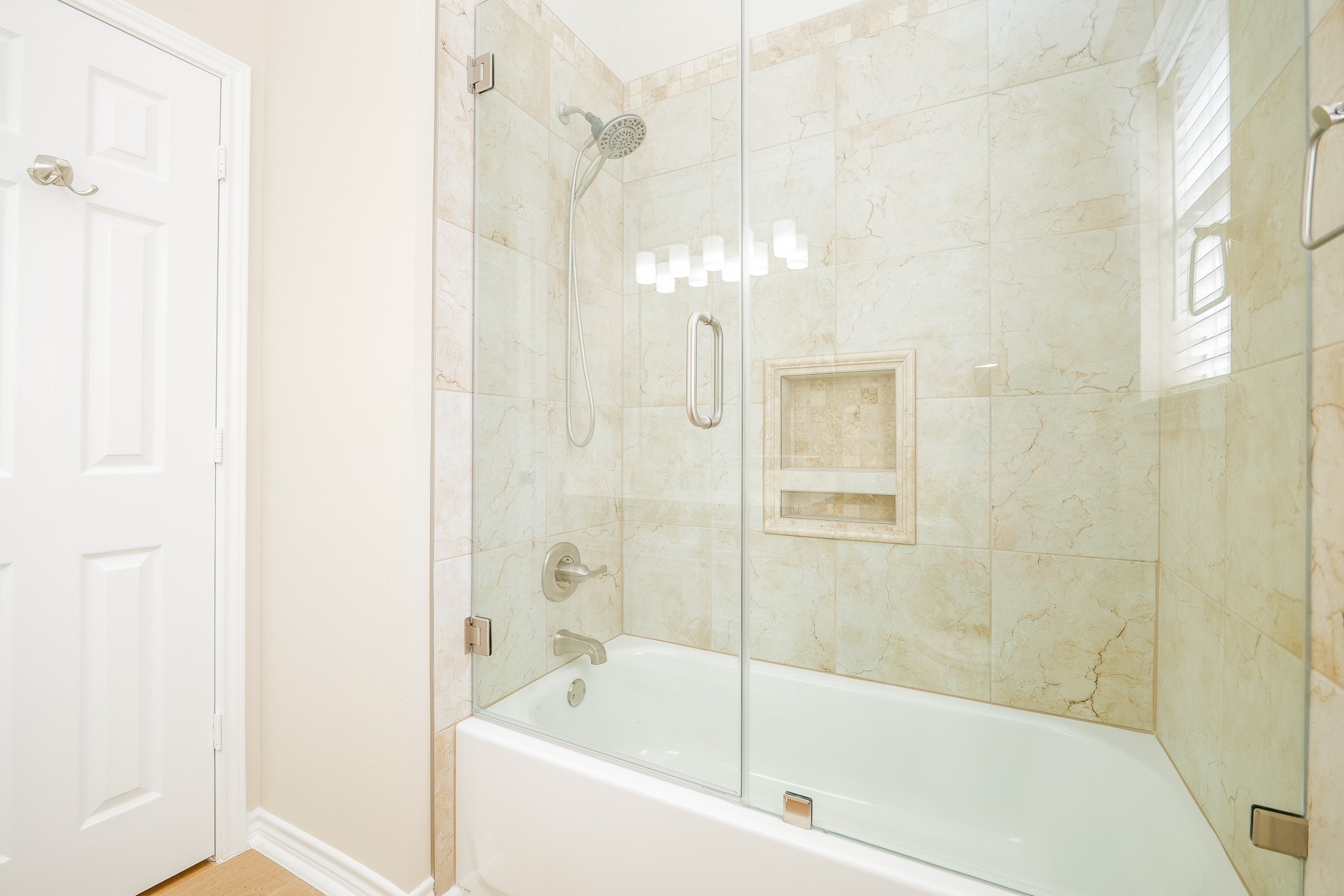 1823 Brightlake Way Property Photo 26