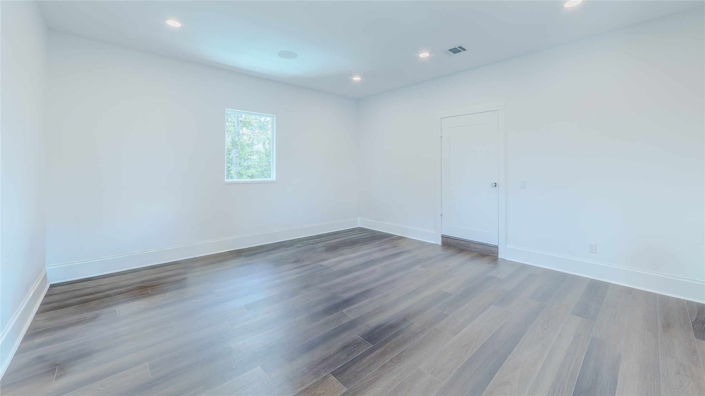 974 W 43rd Street Property Photo 25