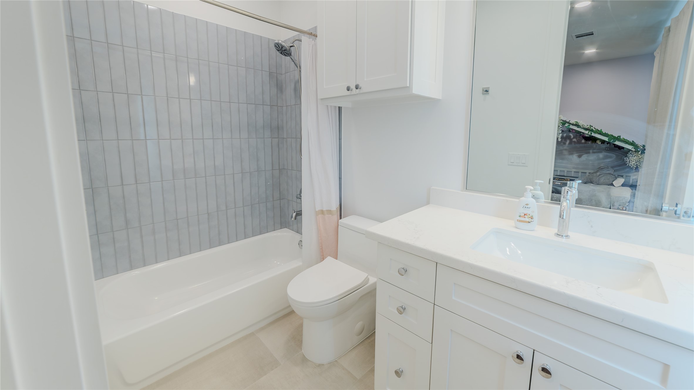 974 W 43rd Street Property Photo 28