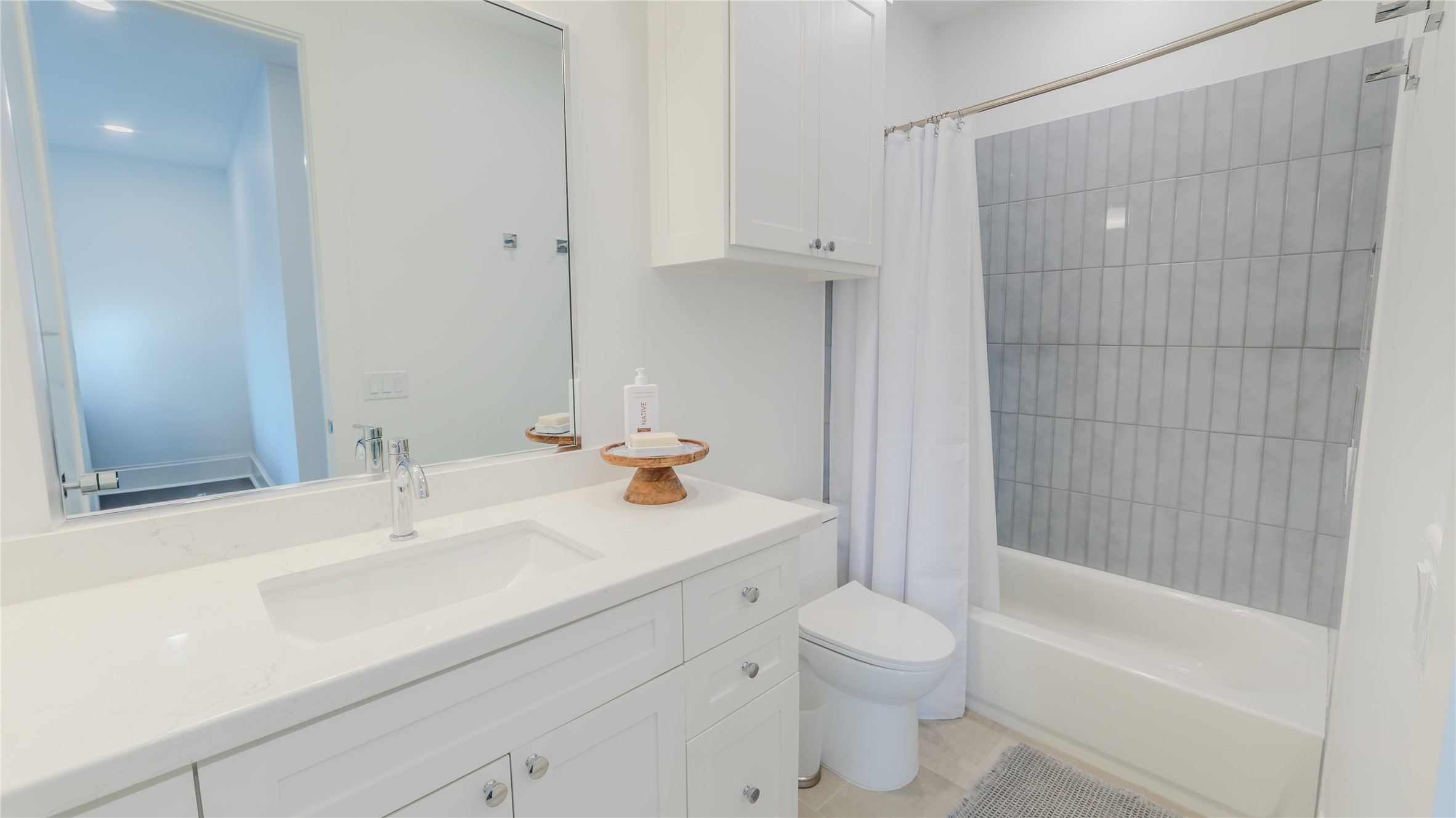 974 W 43rd Street Property Photo 34