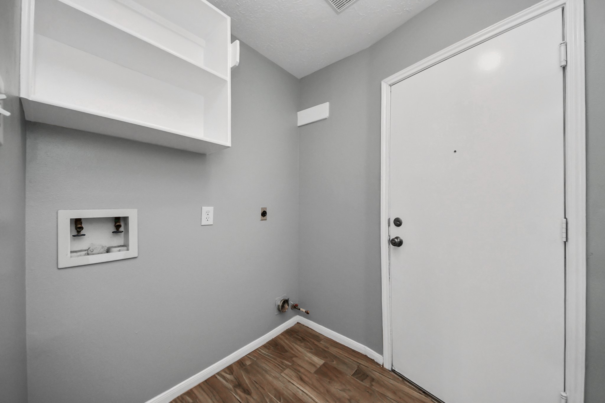 4805 E Columbary Drive Property Photo 9