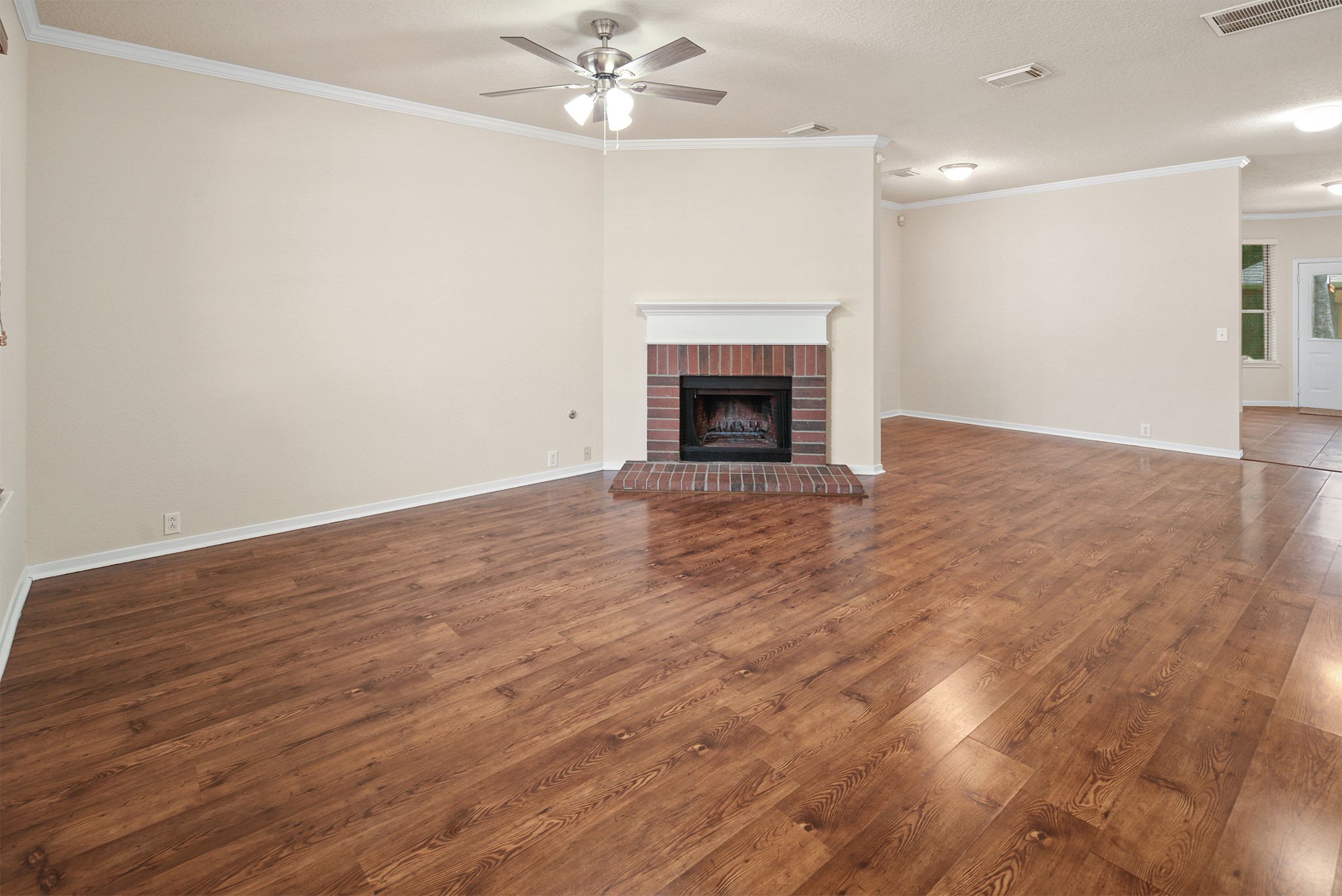 18614 Atasca Dr South Property Photo 4