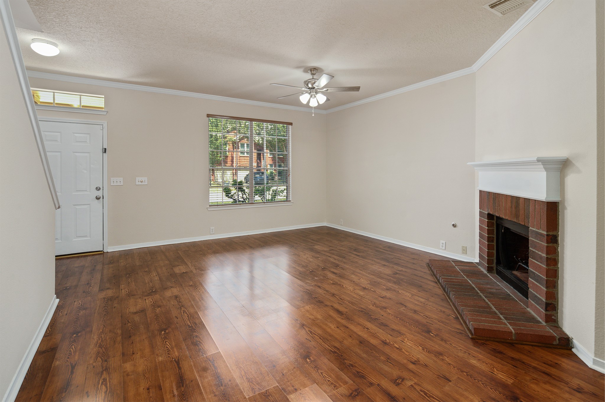 18614 Atasca Dr South Property Photo 5