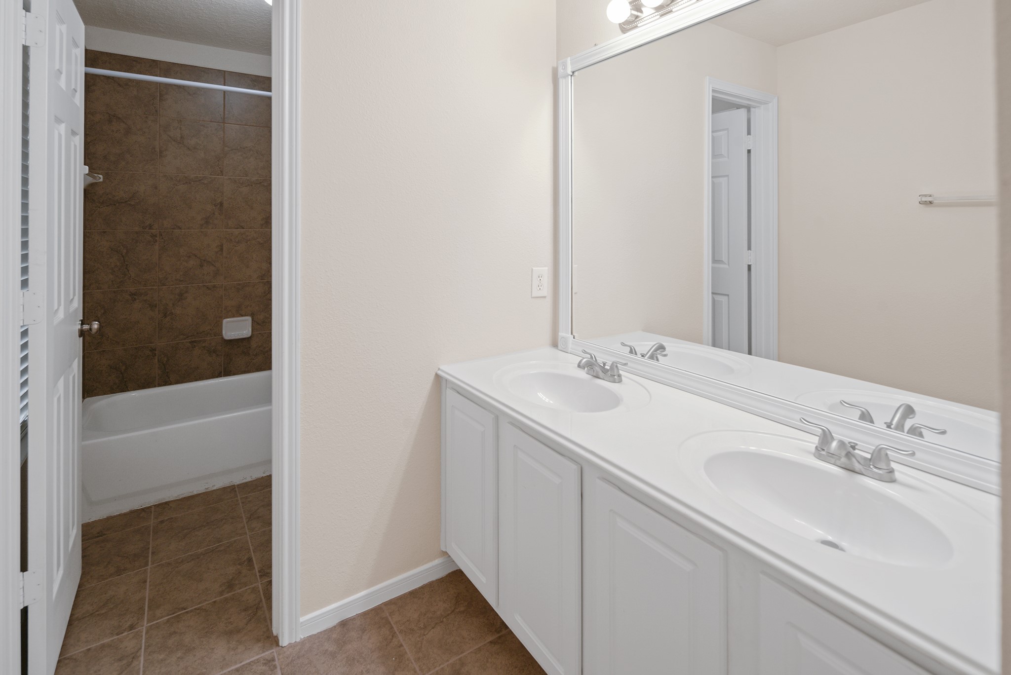18614 Atasca Dr South Property Photo 21