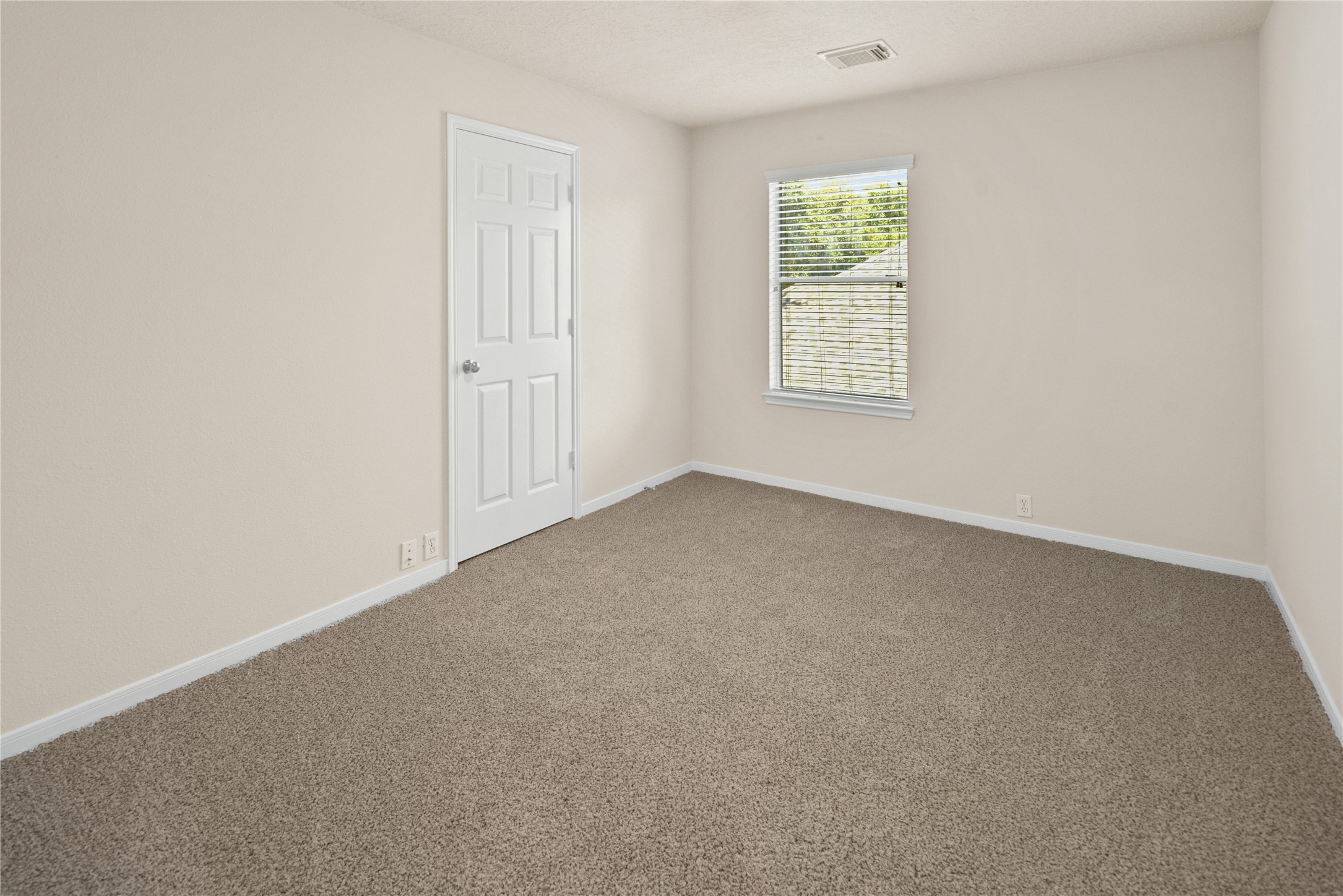 18614 Atasca Dr South Property Photo 22