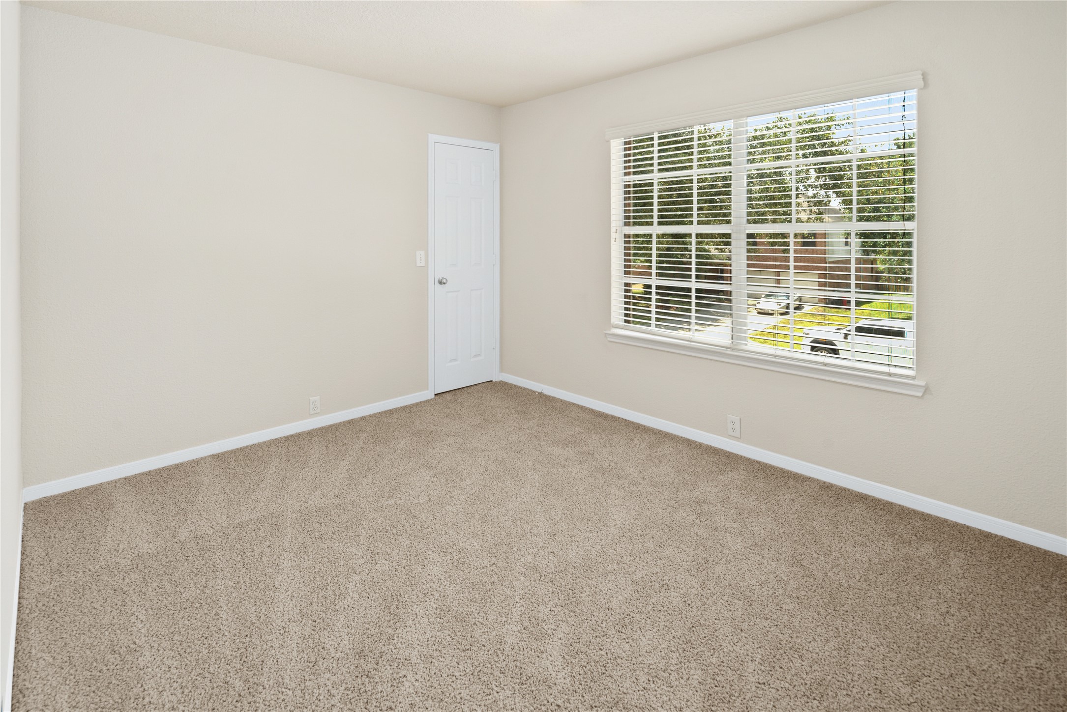 18614 Atasca Dr South Property Photo 24