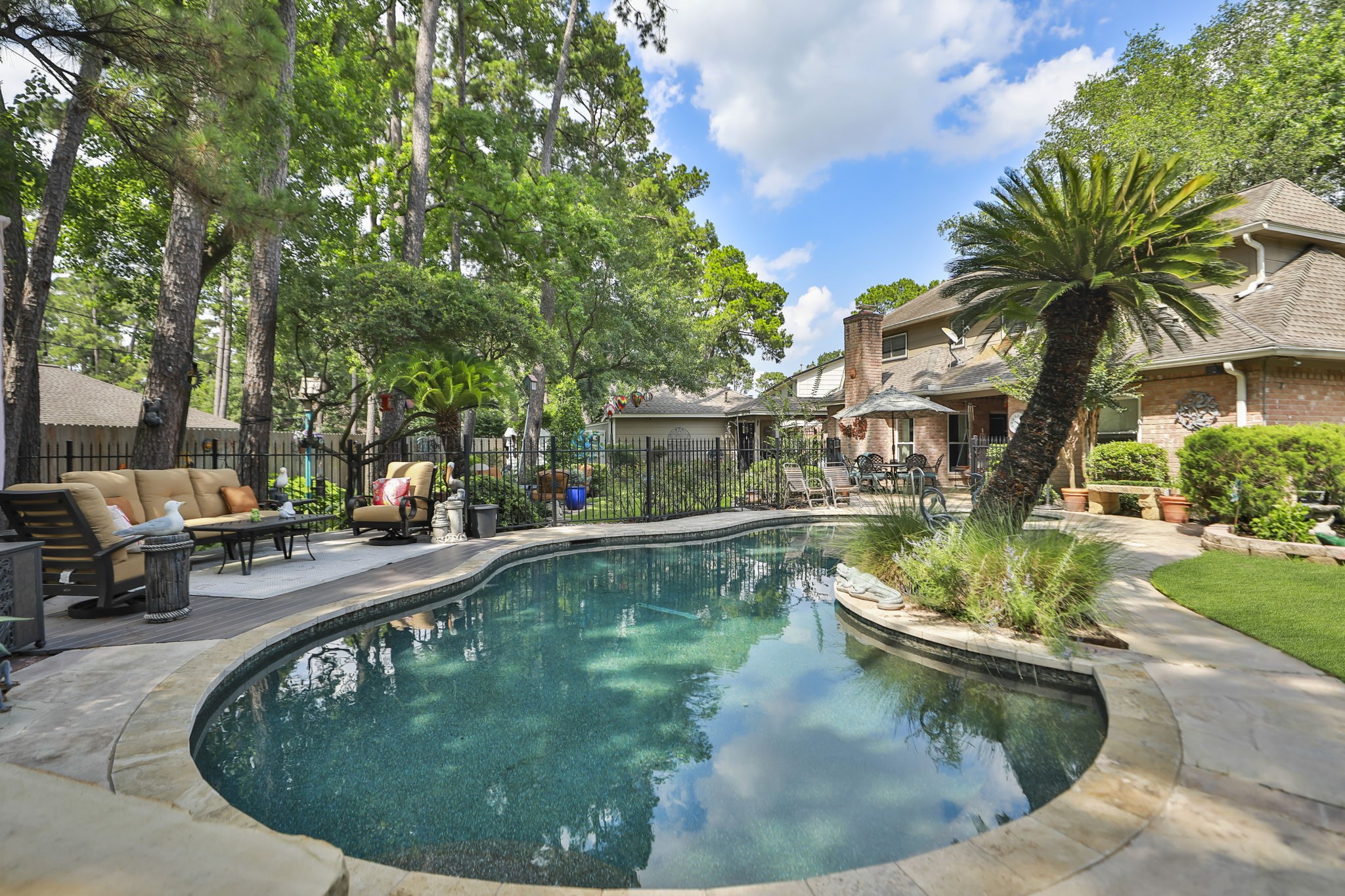 6430 Willow Pine Drive Property Photo